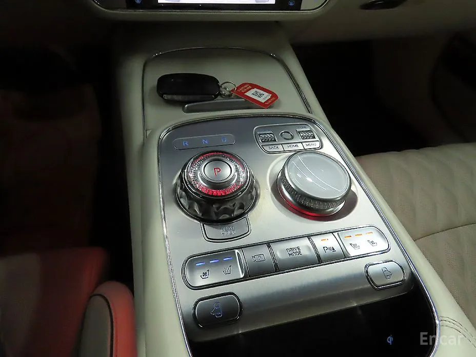 Фото 13 - Genesis G90