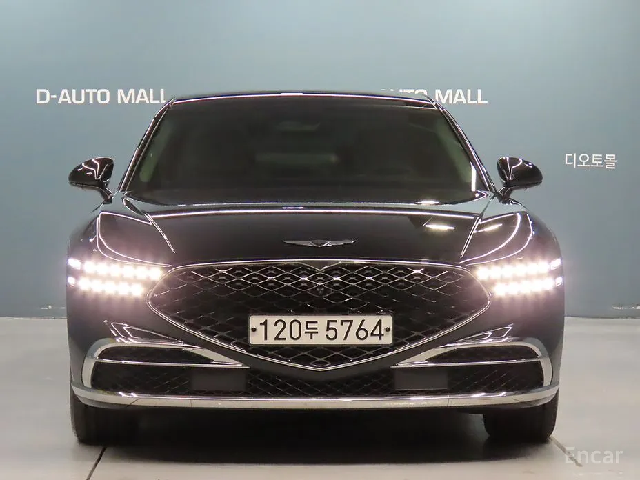 Фото 2 - Genesis G90