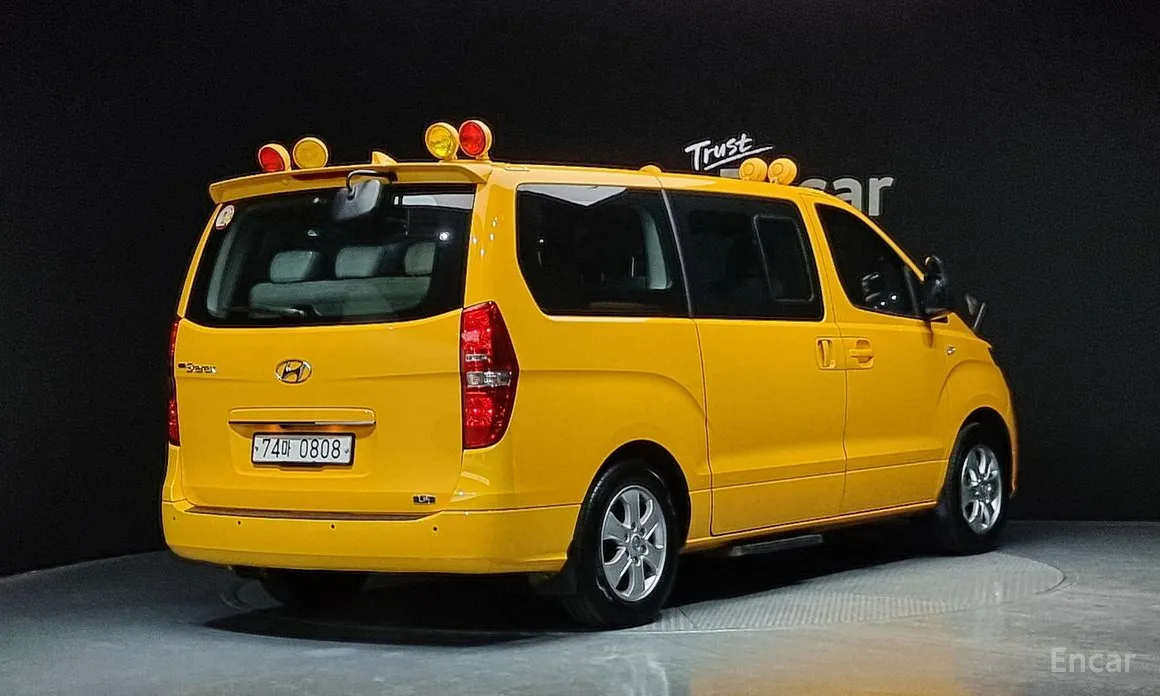 Фото 2 - Hyundai Starex