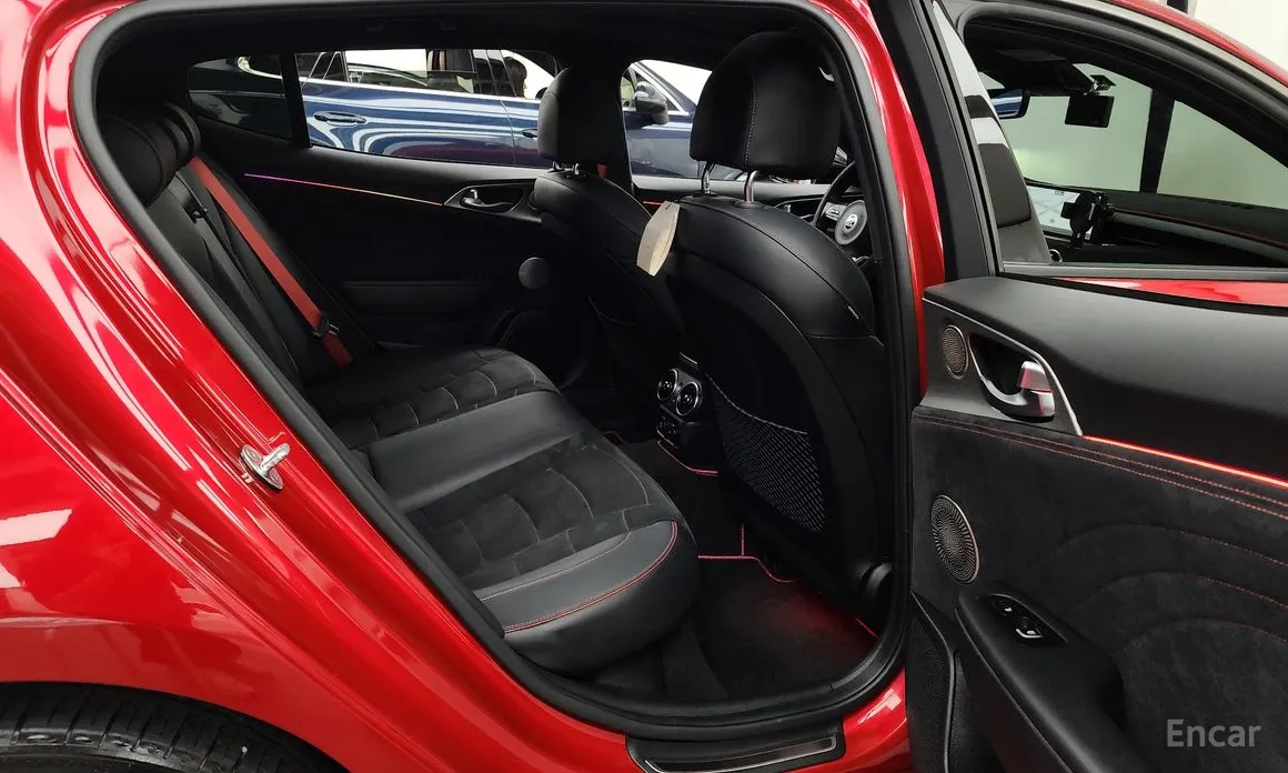 Фото 12 - Kia Stinger