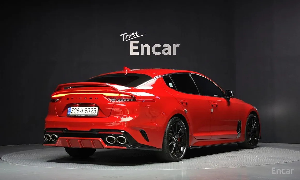 Фото 2 - Kia Stinger