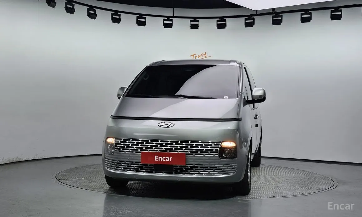 Фото 3 - Hyundai Staria