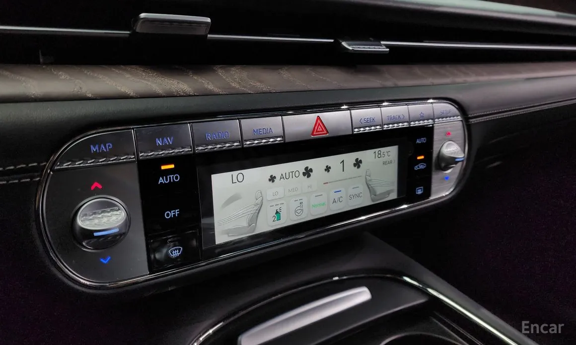 Фото 18 - Genesis G90