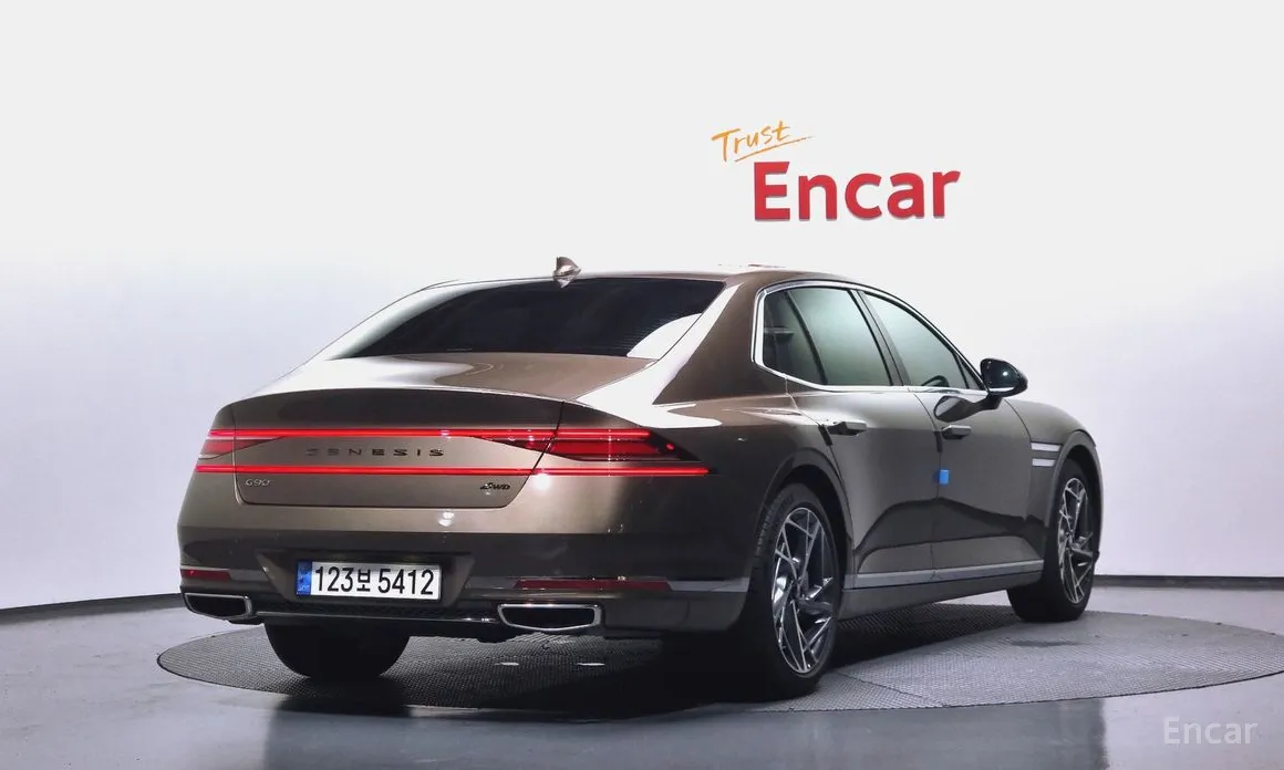 Фото 2 - Genesis G90