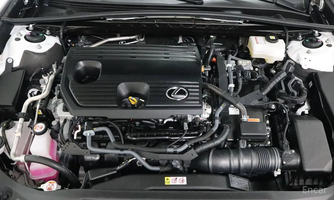 Фото 6 - Lexus ES