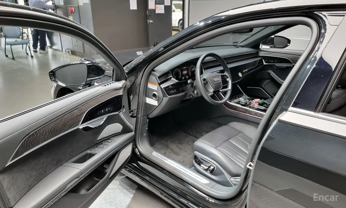 Фото 11 - Audi A8