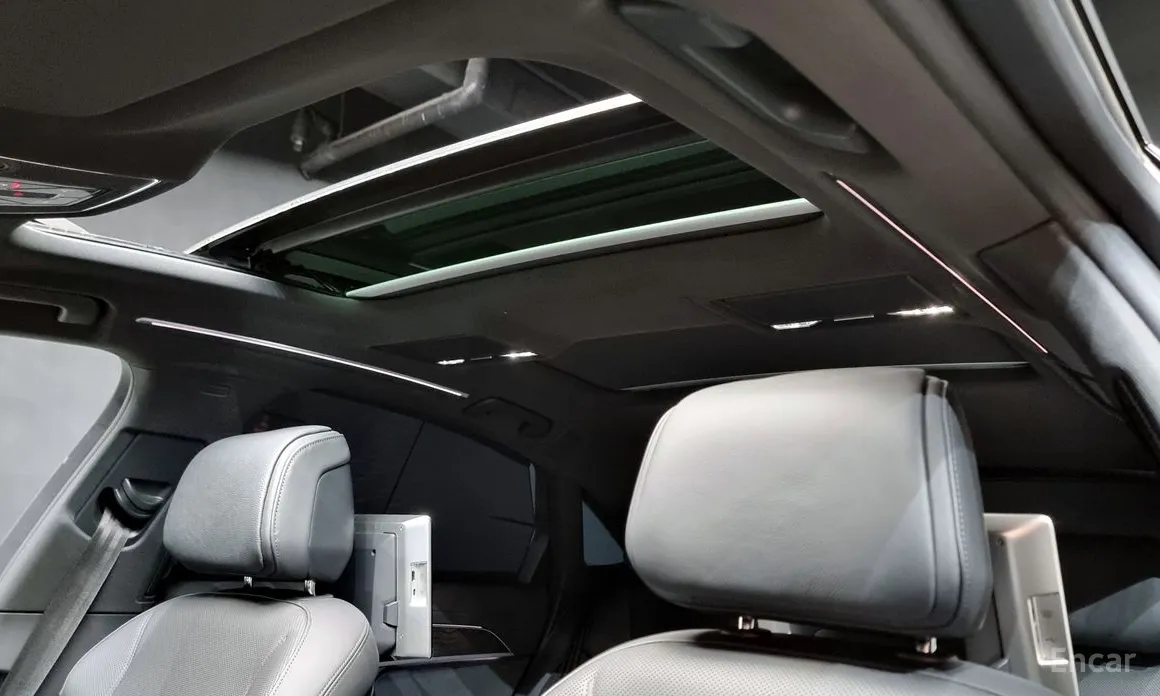 Фото 19 - Audi A8