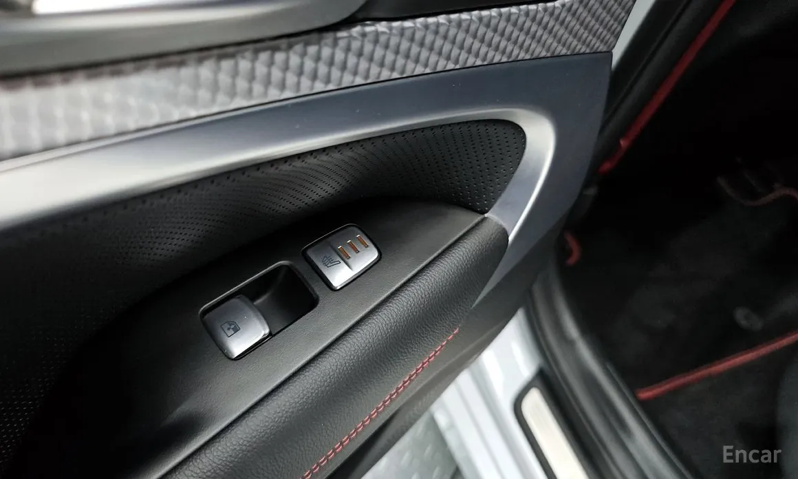 Фото 16 - Genesis G70