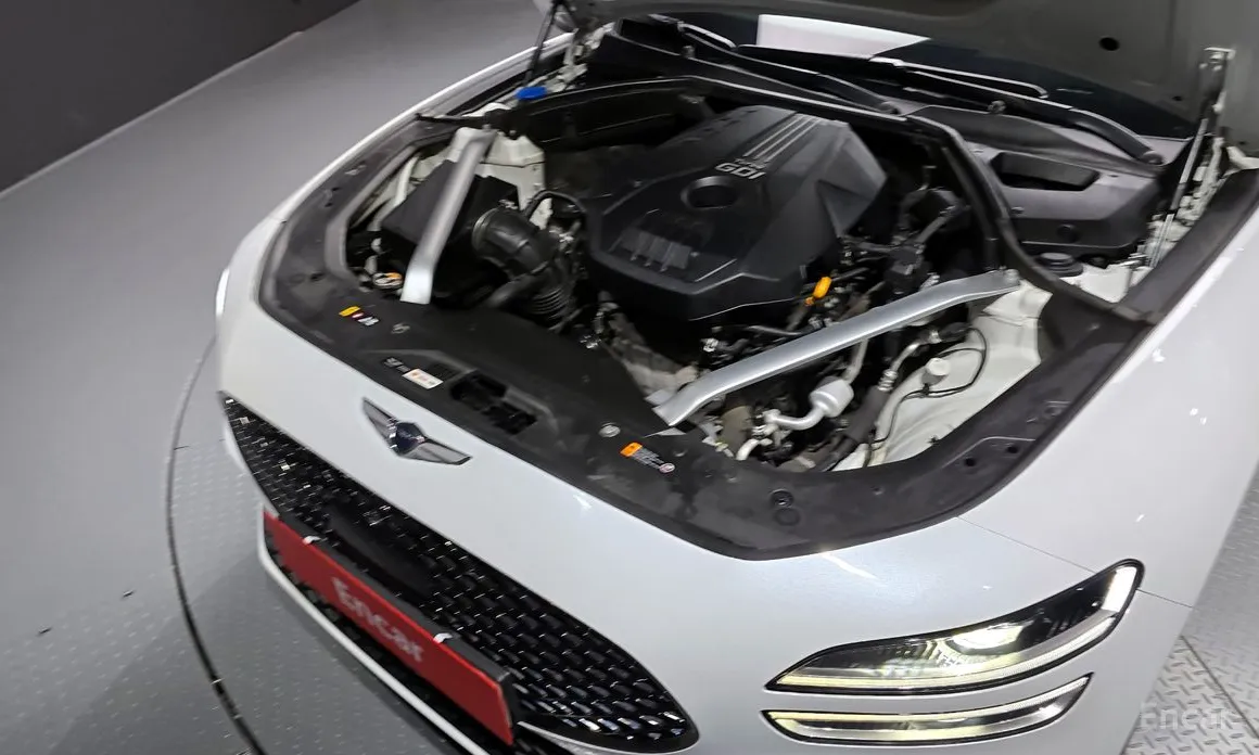 Фото 6 - Genesis G70