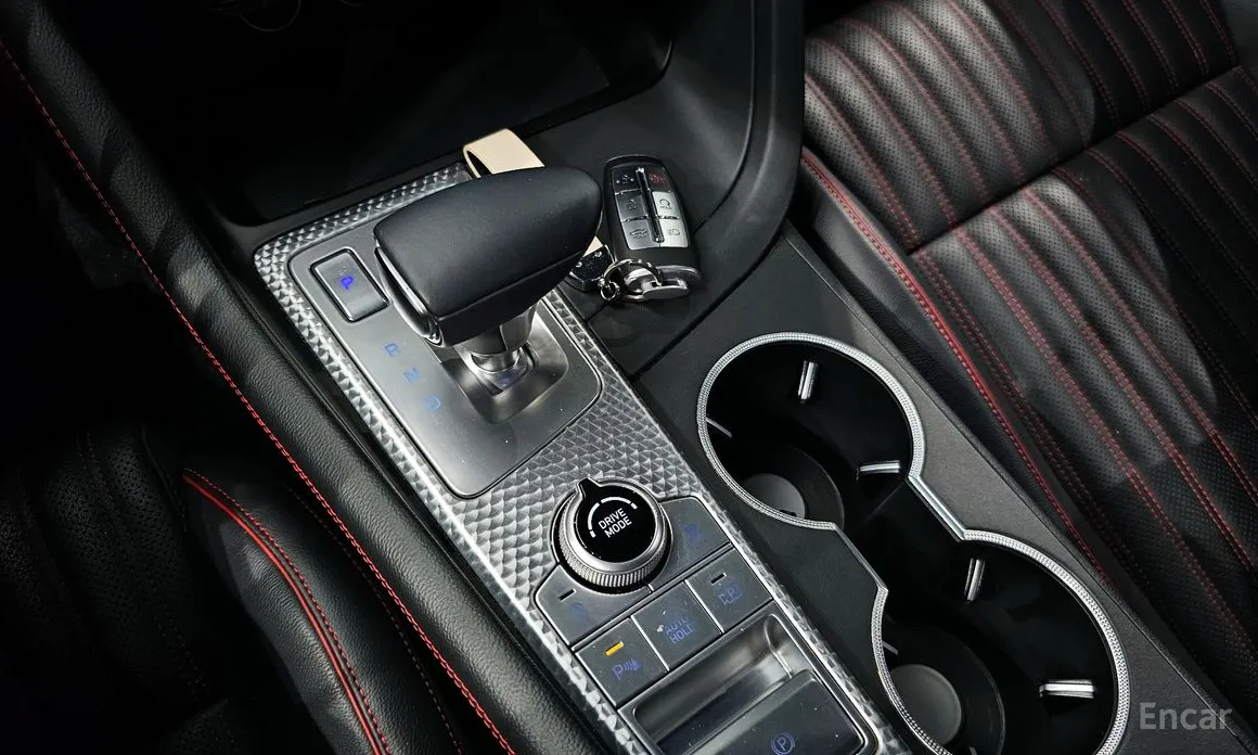 Фото 9 - Genesis G70