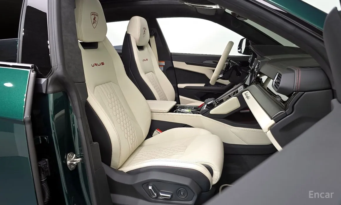 Фото 10 - Lamborghini Urus