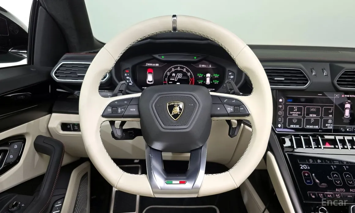 Фото 13 - Lamborghini Urus