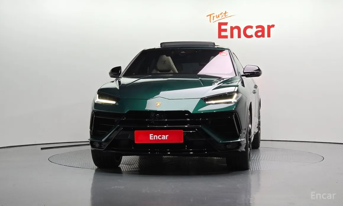 Фото 3 - Lamborghini Urus