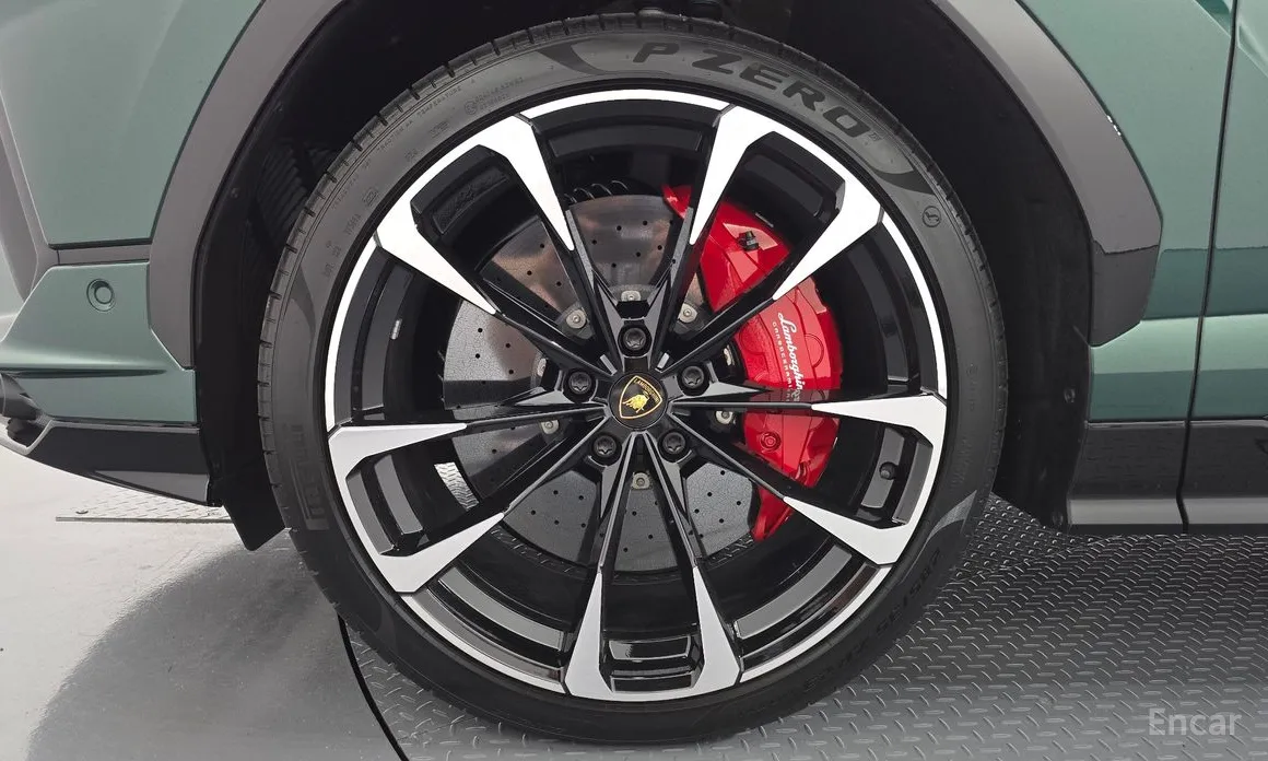 Фото 5 - Lamborghini Urus