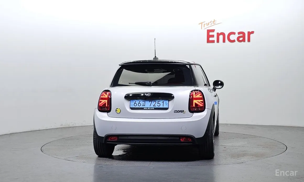 Фото 4 - Mini Cooper