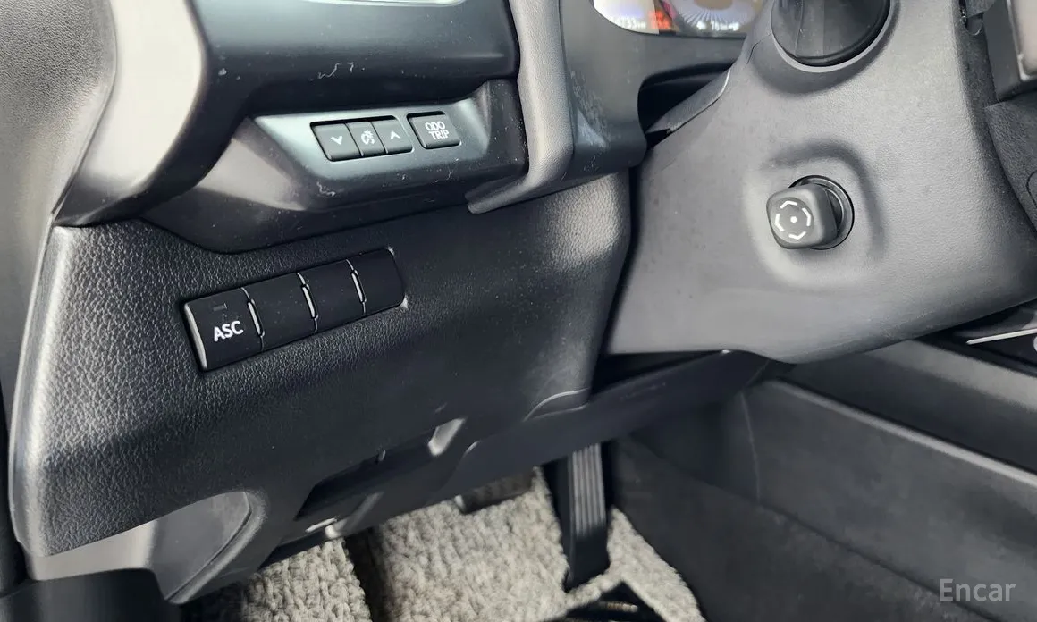 Фото 14 - Lexus UX