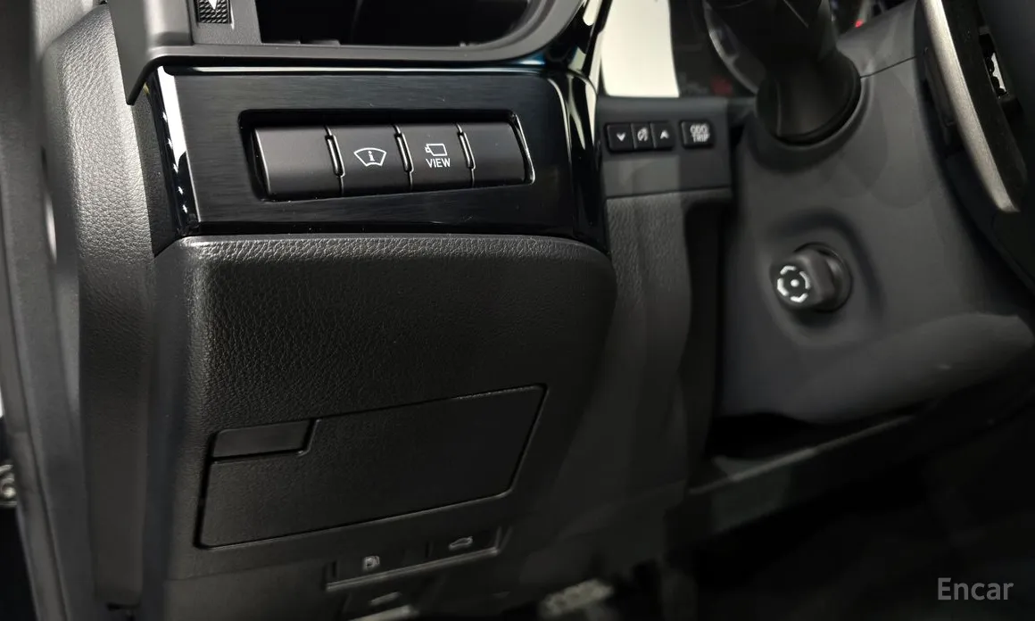 Фото 14 - Lexus ES