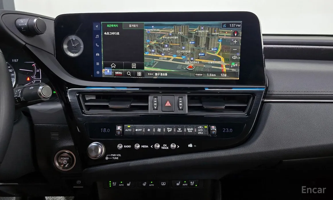 Фото 15 - Lexus ES