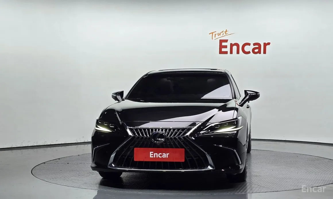 Фото 3 - Lexus ES