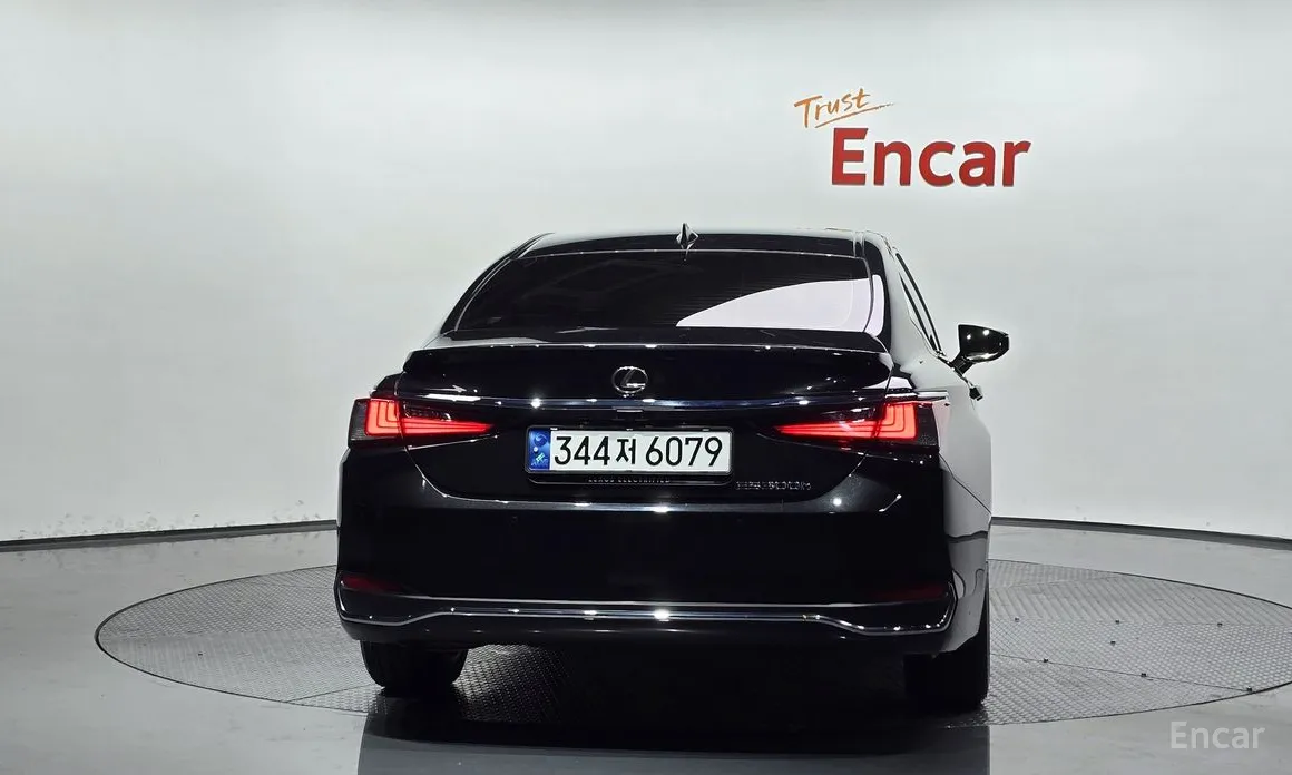 Фото 4 - Lexus ES