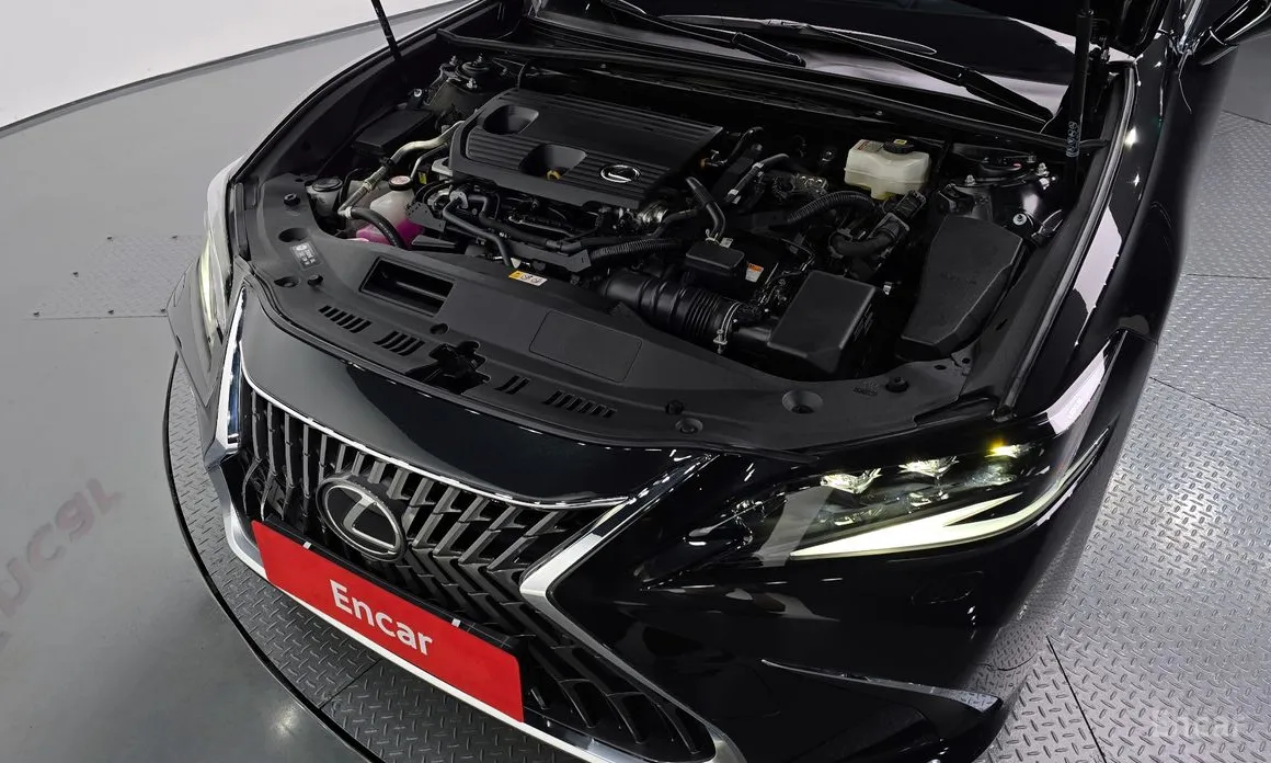 Фото 6 - Lexus ES