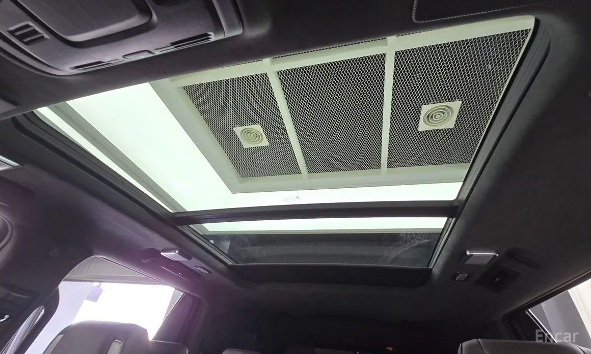 Фото 18 - Cadillac Escalade