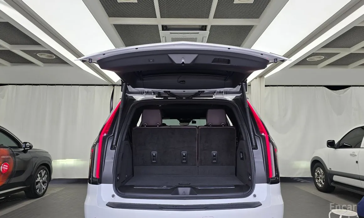 Фото 20 - Cadillac Escalade