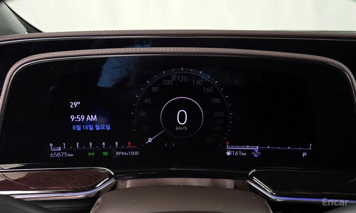 Фото 8 - Cadillac Escalade