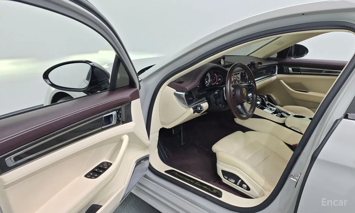 Фото 10 - Porsche Panamera