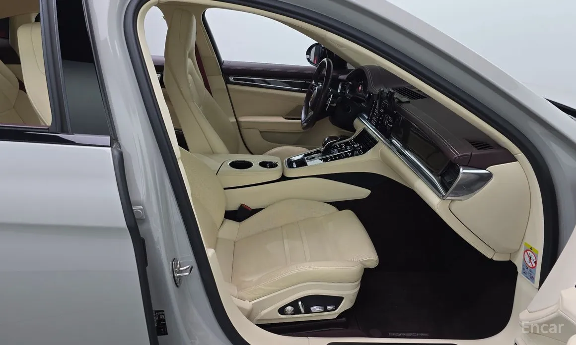 Фото 11 - Porsche Panamera