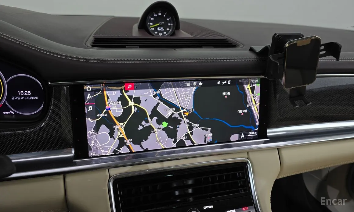 Фото 14 - Porsche Panamera