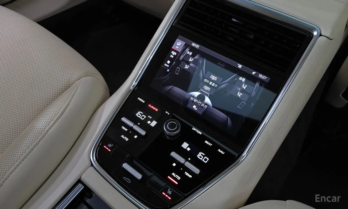 Фото 18 - Porsche Panamera