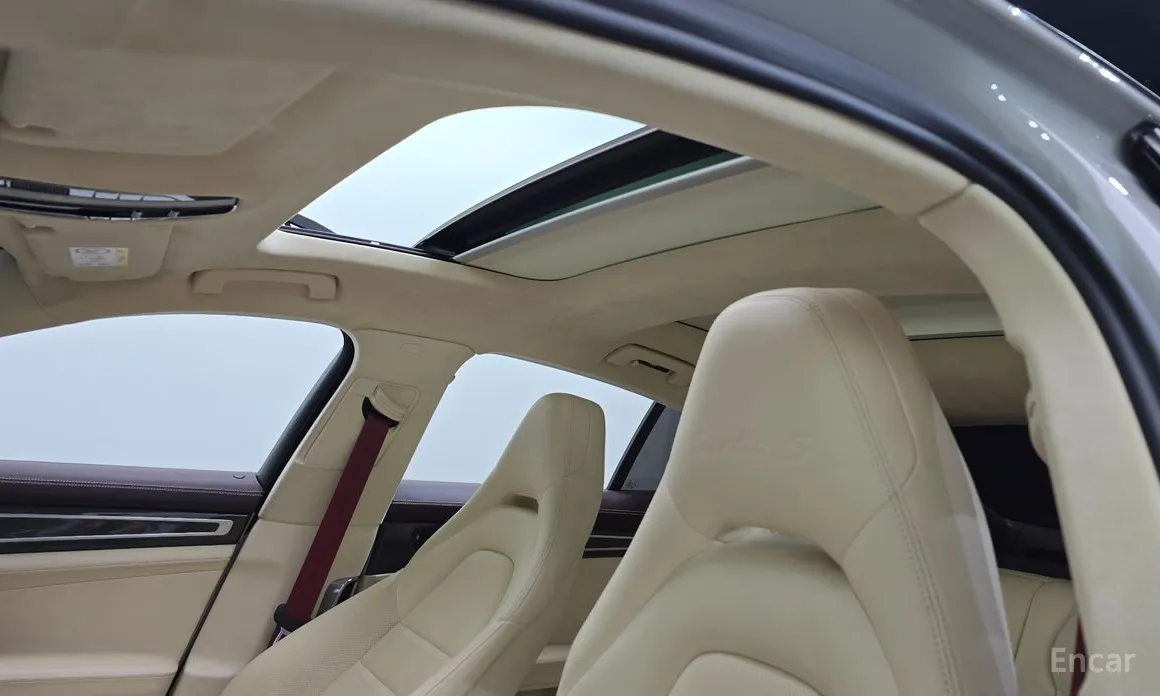 Фото 19 - Porsche Panamera