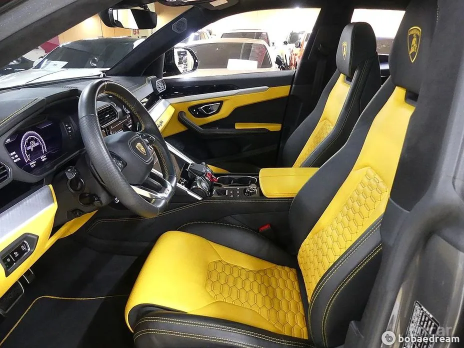 Фото 10 - Lamborghini Urus