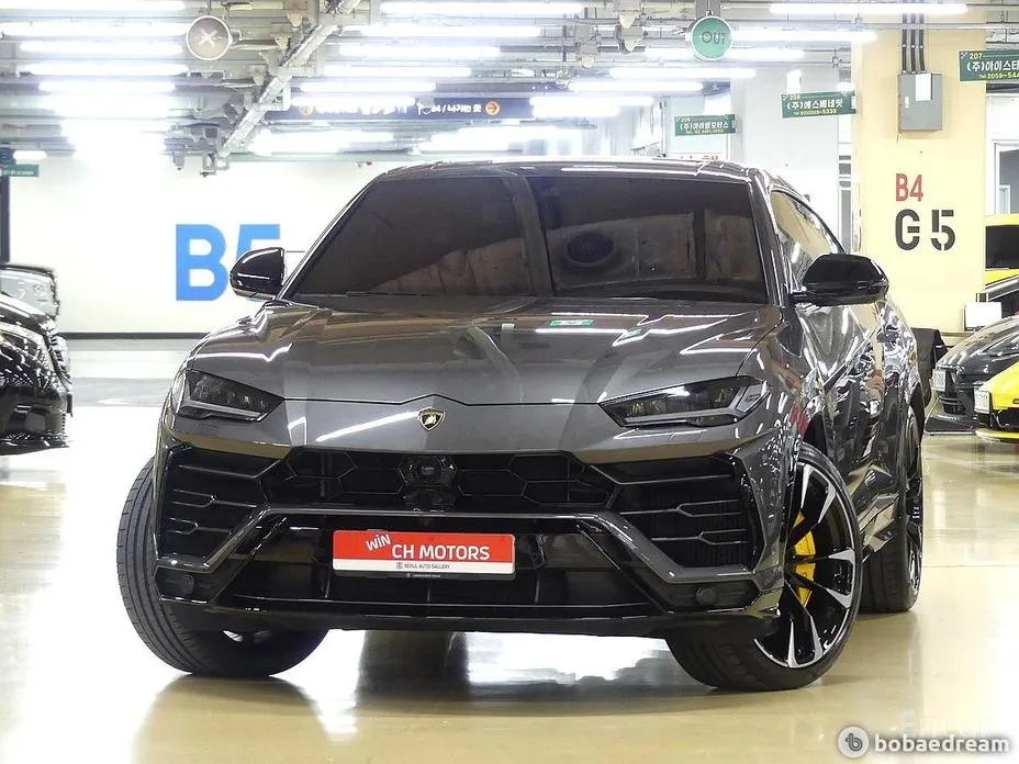 Фото 3 - Lamborghini Urus