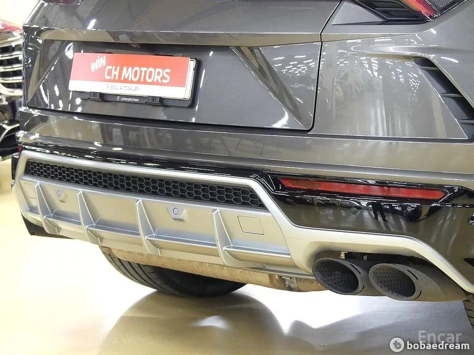 Фото 4 - Lamborghini Urus