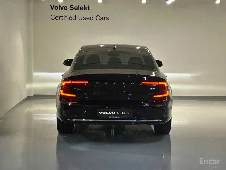 Фото 4 - Volvo S90