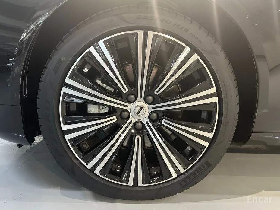 Фото 5 - Volvo S90