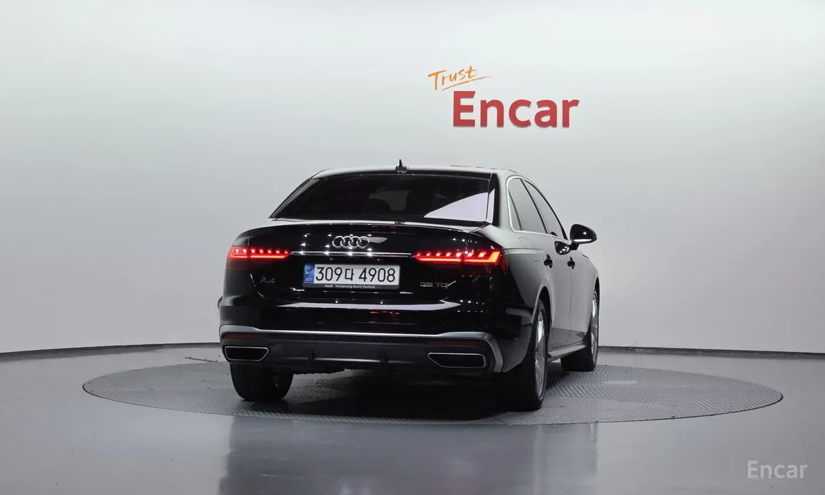 Фото 4 - Audi A4