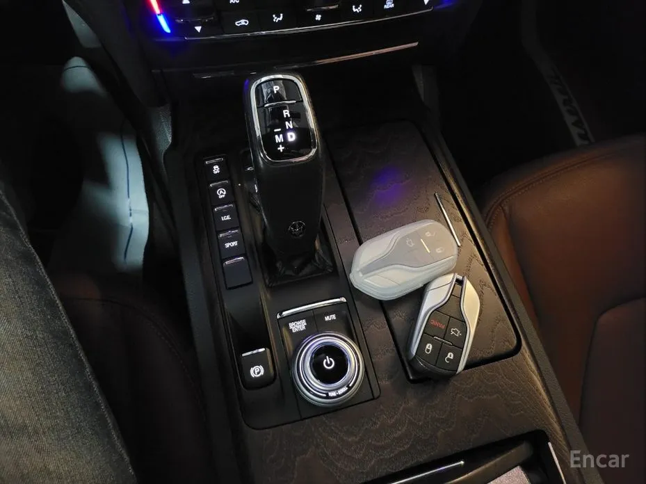 Фото 17 - Maserati Ghibli