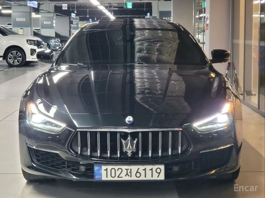 Фото 2 - Maserati Ghibli
