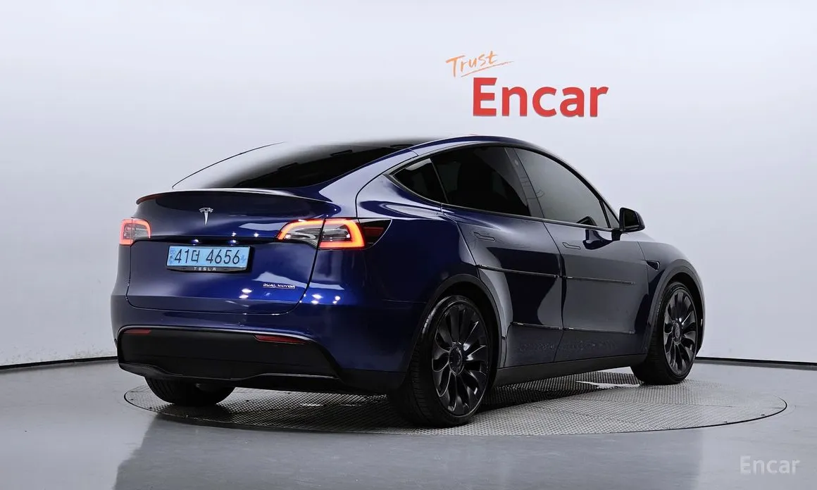 Фото 2 - Tesla Model Y