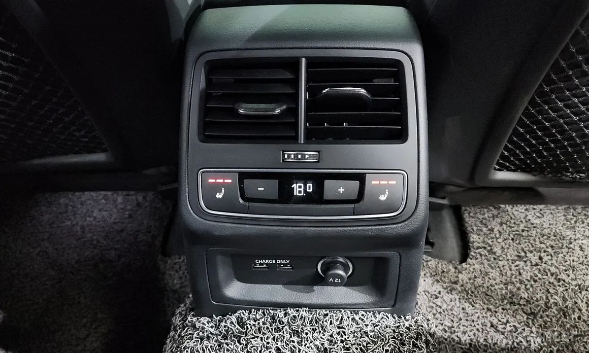 Фото 18 - Audi A4