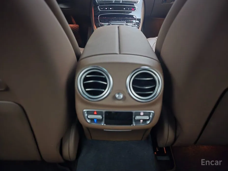 Фото 15 - Mercedes-Benz E-Class