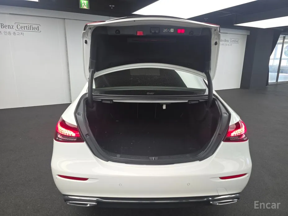 Фото 16 - Mercedes-Benz E-Class