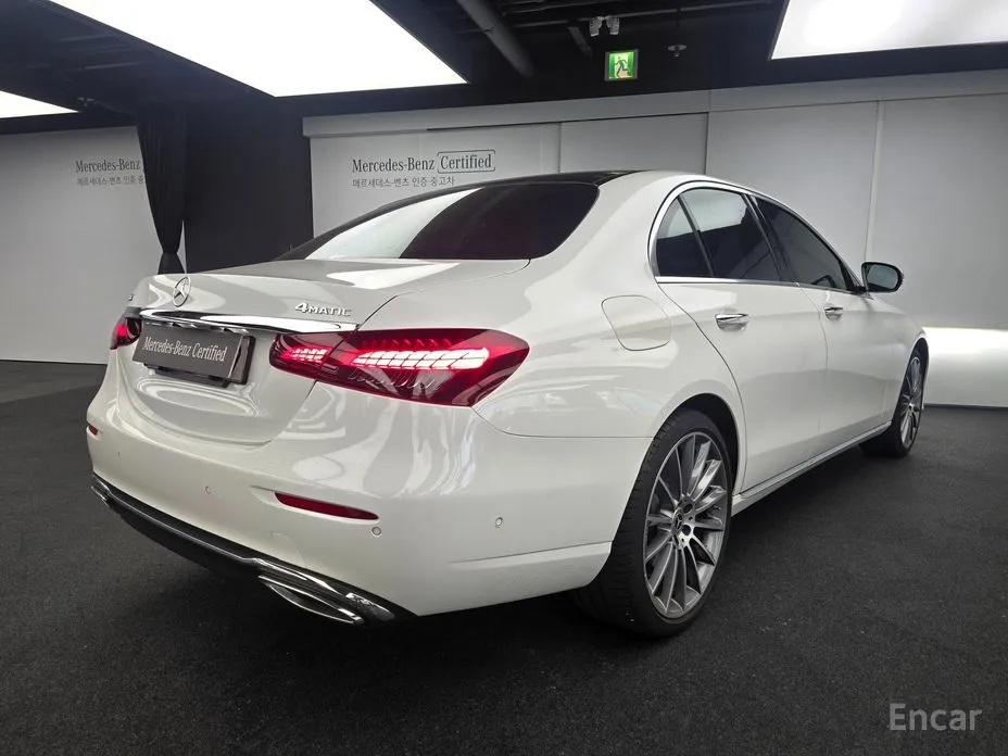 Фото 2 - Mercedes-Benz E-Class