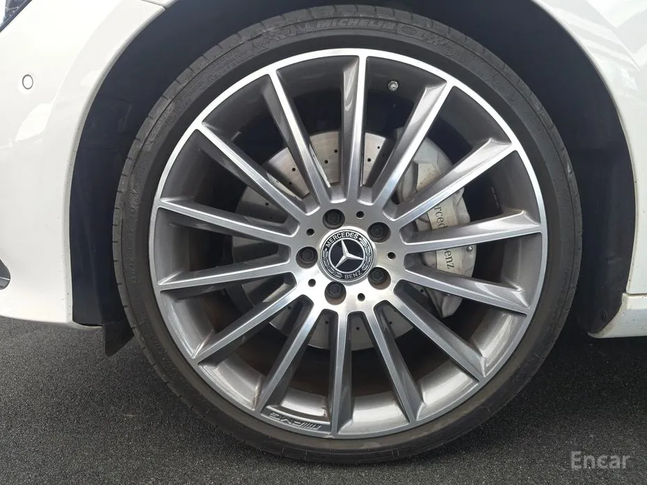 Фото 5 - Mercedes-Benz E-Class