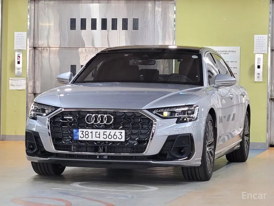 Фото 1 - Audi A8