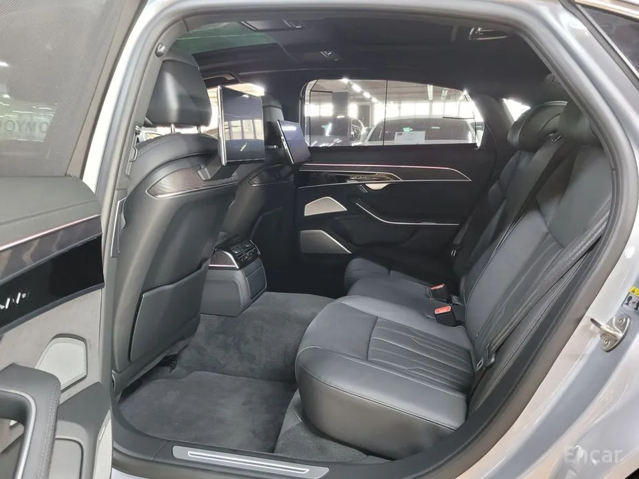 Фото 11 - Audi A8