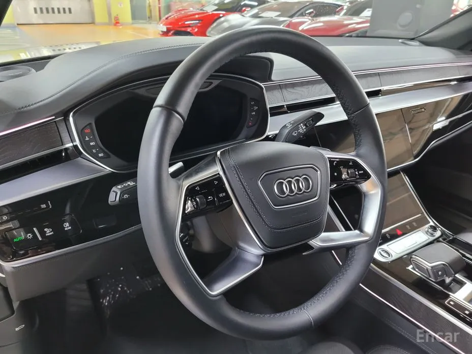 Фото 12 - Audi A8